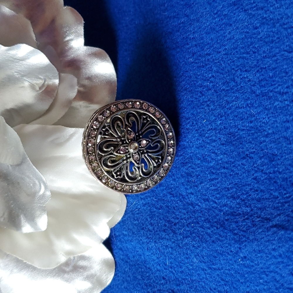 Ring $8